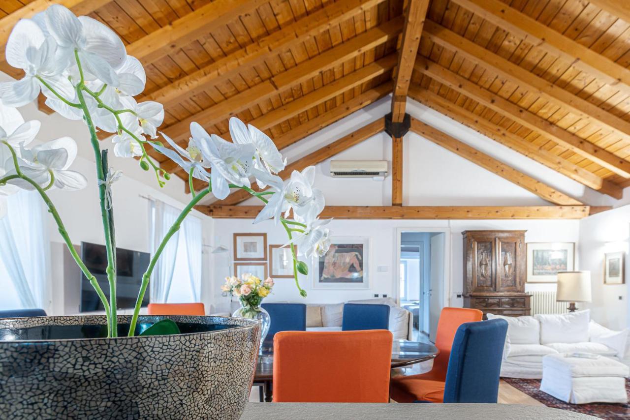 A Casa Nuccia Mansarda By Holiday Solutions Como Exteriér fotografie